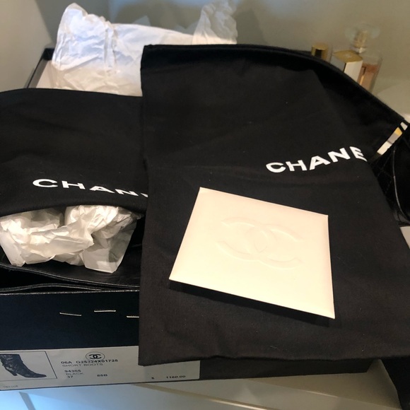 CHANEL short boots, excellent 37 size 6.5/7 - Picture 6 of 6